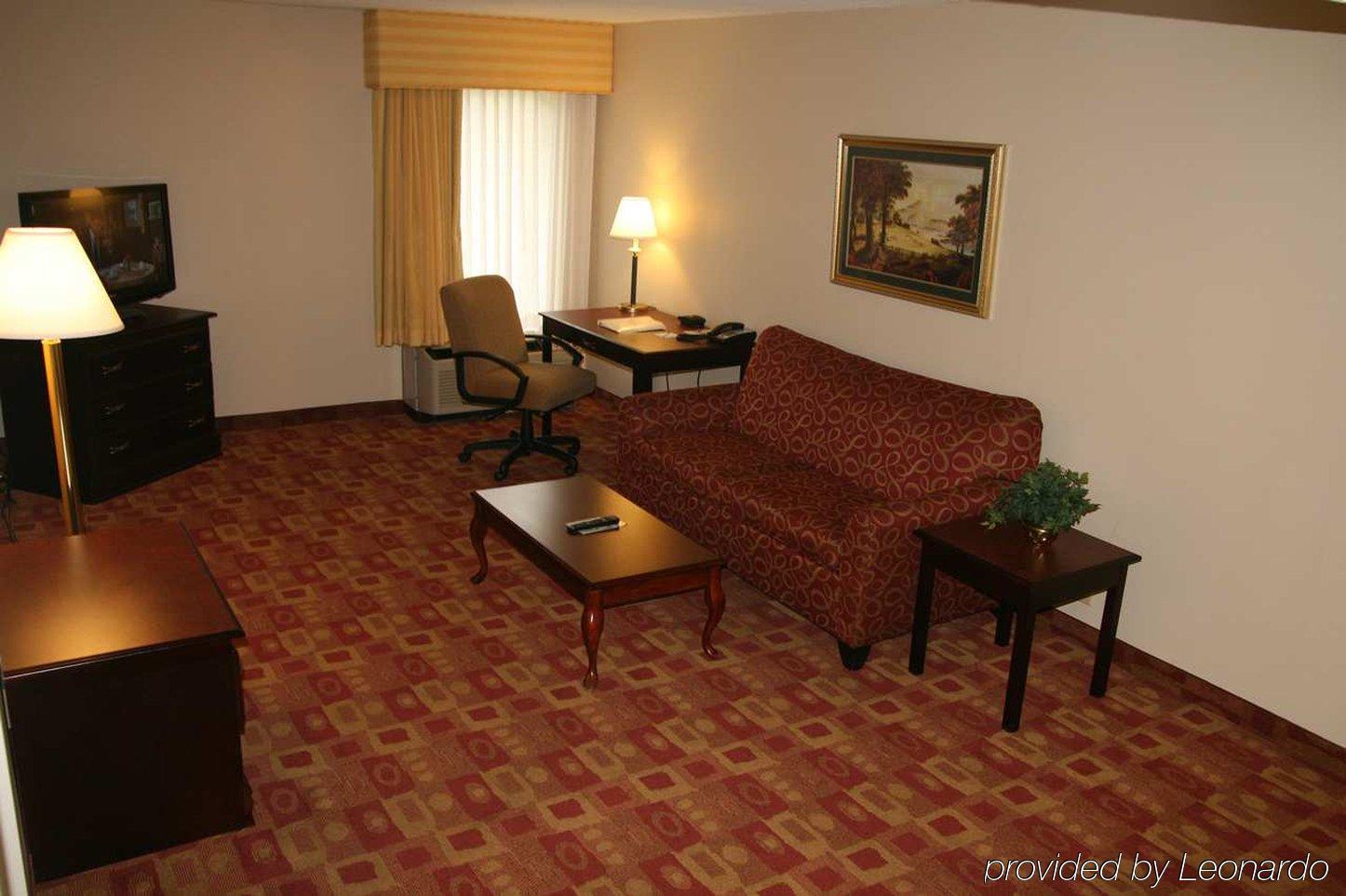Rome Inn And Suites Екстериор снимка