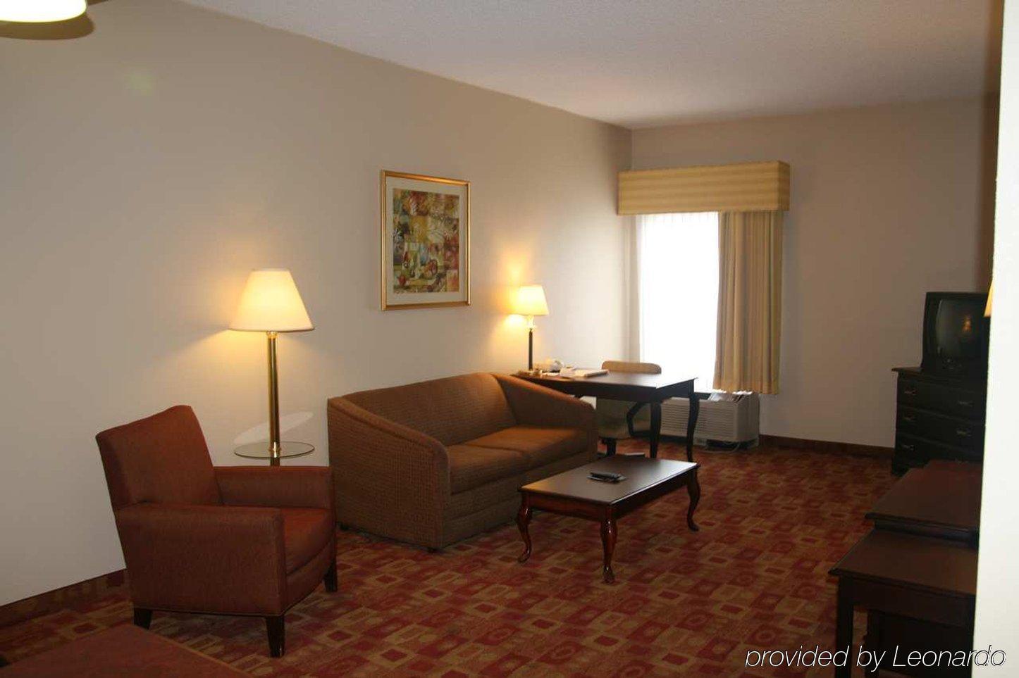 Rome Inn And Suites Екстериор снимка